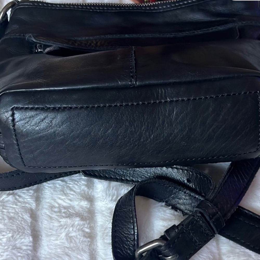 Vilenca Holland Elegant Black Woven Leather Crossbody Bag - Picture 6 of 8